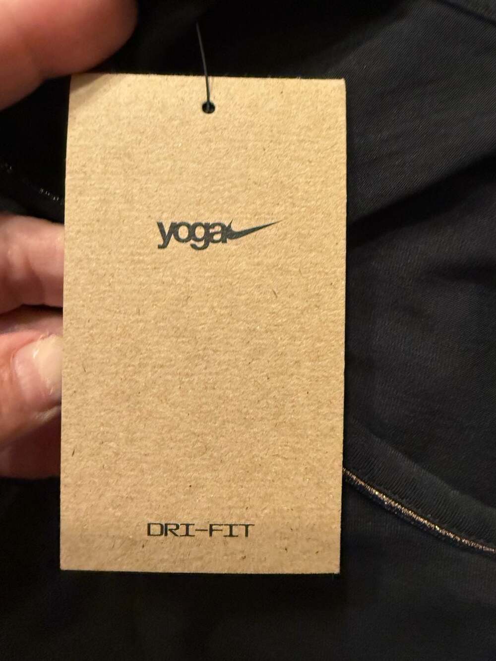 Nike Yoga Dri-FIT Women's keyhole Open Back Size L gold outline t-shirt - Picture 6 of 6